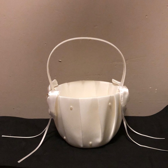 1 Satin Flower Girl Baskets - Picture 6 of 10